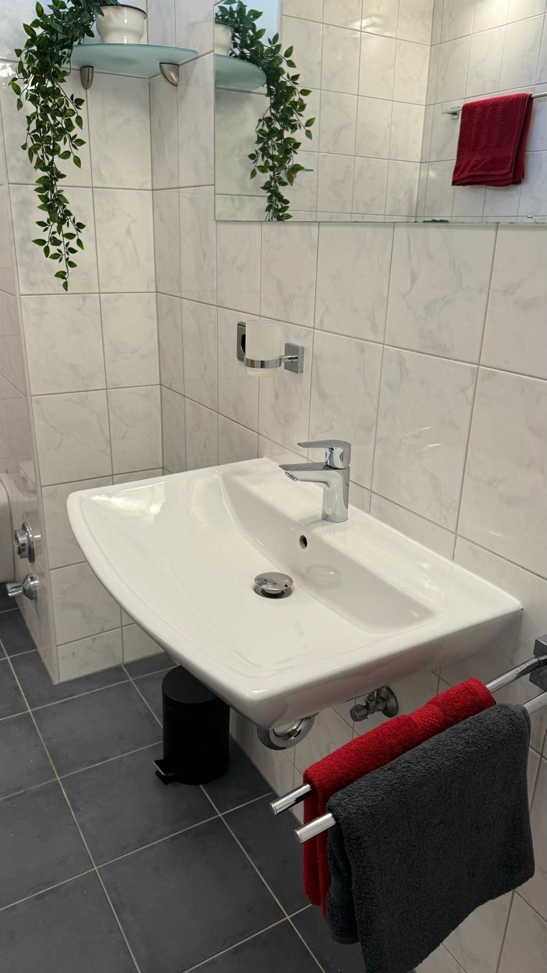 City Apartement Linz Fuer 5 Gaeste Mit Self-Checkin Und Kueche Eksteriør bilde